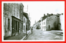 8698 - DEUX SEVRES - BRIOUX SUR BOUTONNE - La Grande Rue - Brioux Sur Boutonne