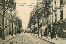 Vitry Sur Seine * L'avenue Du Chemin De Fer * Bar Buvette * Commerces Magasins - Vitry Sur Seine