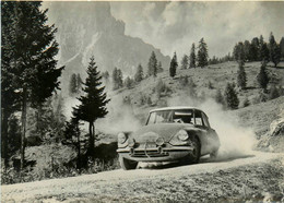 Automobile * Photo Ancienne * Voiture Automobile Citroën DS , Dans La Course Marathon Liège Sofia Liège - Toerisme