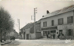 AINCOURT - Place De L'église, épicerie Hôtel Restaurant. - Aincourt