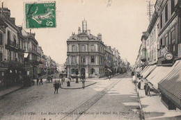 SAUMUR. - Les Rues D'Orléans Et De Balzac Et L'Hôtel Des Postes - Saumur