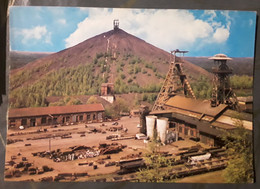 La Mine En Activité Paysage Minier , Ecrite De Henin,  Ed Pierron SARREGUEMINES,  1978 - Mines