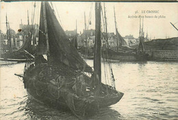 Le Croisic * Arrivée D'un Bateau De Pêche Dans Le Port * Pêcheurs - Le Croisic