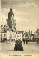 Le Croisic * La Grand Place Du Village * Café Buvette * Coiffeur - Le Croisic