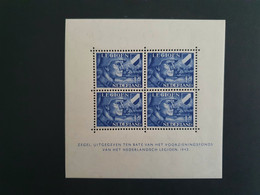 NVPH 403 BP. Postfris. MNH. Blauwe Punt Achter Kraag Zegel Links Onder. - Plaatfouten En Curiosa