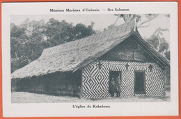 ILES SALOMON - L'ÉGLISE DE KAKABONA - MISSIONS MARISTES D'OCÉANIE - 2 Personnes Nues Devant L'entrée - Isole Salomon