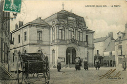 Ancenis * La Place Et La Mairie * Hôtel De Ville * Villageois - Ancenis