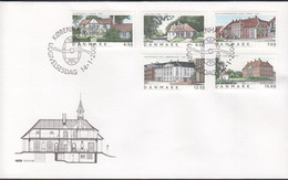 2004. DANMARK. BUILDINGS Complete Set On FDC 14.1.2004.  (Michel 1361-1365) - JF434048 - Lettres & Documents