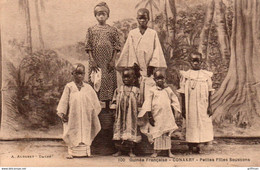 CONAKRY HAUTE GUINEE FRANCAISE PETITES FILLES SOUSSONS TBE - Guinée Française