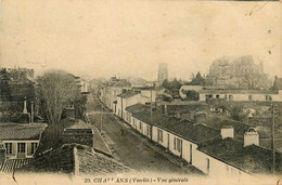 Challans * Rue Et Vue Générale Du Village - Challans