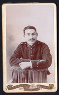 PHOTO CDV  VERS 1890 - SOLDAT FRANCAIS EN ALGERIE ( Photographe LANZARO & LECA ALGER ) Voir Scans - Ancianas (antes De 1900)