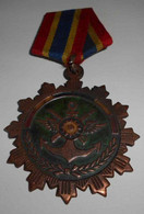 Ancienne Médaille Chine Vietnam China Memorial Medal Of Honour For Vienam Largeur 5,5 Cm - Autres & Non Classés