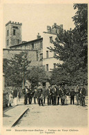 Neuville Sur Saône * Les Vogueurs Dans La Rue * Vestiges Du Vieux Château - Neuville Sur Saone