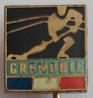 GRENOBLE SKI SKIING ICE HOCKEY France  PINS A10/4 - Sports D'hiver