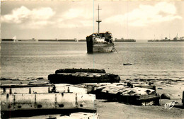 Arromanches * Vestiges Du Débarquement Du 6 Juin 1944 * Bateau - Arromanches