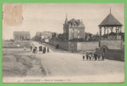 LUC SUR MER - Route De Langrune -  Très Animée - Voyagée En 1907 - - Luc Sur Mer