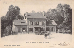 CPA - 80 - MOREUIL - Place De La Gare - Chevaux Calèche Animation - L CARON- Dos Non Divisé - Moreuil