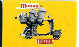 Carte Card Carrefour - LES MINIONS -  MINION MANIA Sur Une Vespa Fond Jaune - Other & Unclassified