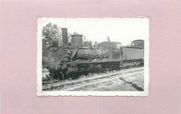 SAINTE GAUBERGE-BERNAY - Loco 030 N°680 (photo En 1945 Format 8,6 Cm X 6,1cm). - Trains