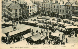 St Pol De Léon * La Grande Place Un Jour De Marché * Foire Marchands - Saint-Pol-de-Léon