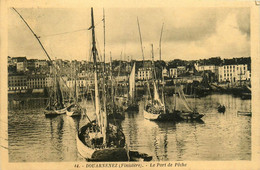 Douarnenez * Vue Sur Le Port De Pêche * Bateaux - Douarnenez