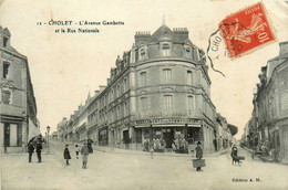 Cholet * L'avenue Gambetta Et La Rue Nationale * Commerce Magasin A La Pyramide - Cholet