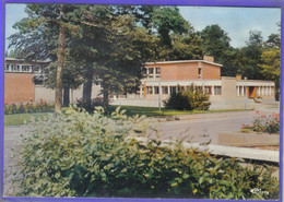 Carte Postale 59. Wormhoudt  Le Collège  Très Beau Plan - Wormhout