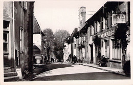 CPA - 87 - St GERMAIN LES BELLES - Les Hôtels - Animé- Oblitérée St Just Le Martel - Saint Germain Les Belles