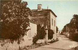 Genouillé * Une Rue Du Village - Sonstige & Ohne Zuordnung