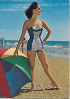 CPSM  - Très Belle Jeune Femme En Maillot De Bain Années 70 Very Beautiful Young Woman In An 70s Swimsuit - Pin-Ups