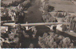 La France Vue Du Ciel. Cpsm 9x14 (86) LA ROCHE POSAY. Le Pont Sur La Creuse - Autres & Non Classés