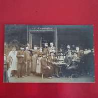 CARTE PHOTO LIEU A IDENTIFIER DEVANTURE J.COMBELLES PARIS ? - A Identificar