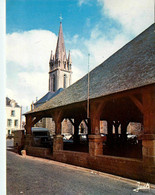 Questembert * Place Des Halles Et L'église - Questembert