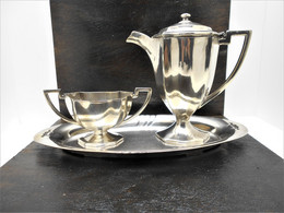 Ancien Plateau Cafetière Et Sucrier - Carafes