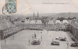 CPA - 08 - Charleville Mézières - Place Ducale - Oblitérée Remiremont - Edition J Winling Charleville- Tram - Charleville