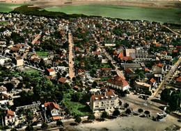 Goussainville * Vue Aérienne Sur La Place Henri Barbusse Et La Commune - Goussainville