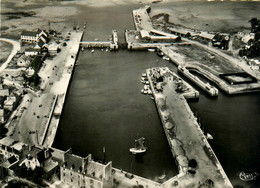 Paimpol * Vue Aérienne Sur Les Bassins Et La Jetée - Paimpol