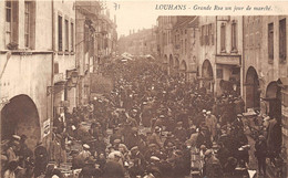 71-LOUHANS- GRANDE UE UN JOUR DE MARCHE - Louhans