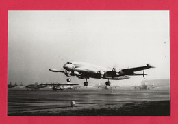 BELLE PHOTO REPRODUCTION AVION PLANE - COMPAGNIE LOCKHEED CONSTELLATION A L'ATTERRISSAGE - Aviation