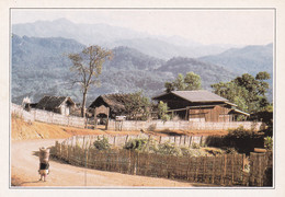 A20018 - VILLAGE LISSU TYPIQUE DU NORD OUEST A TYPICAL LISSU VILLAGE THAILAND PHOTO P DE WILDE HOA QUI IMPRIME EN CEE - Thaïlande