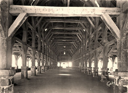 Questembert * Intérieur Des Halles - Questembert