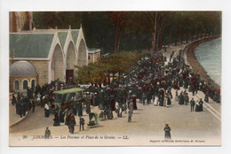 - CPA LOURDES (65) - Les Piscines Et Place De La Grotte - Editions Lévy N° 30 - - Lourdes