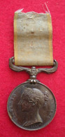 1854 Médaille Guerre De Crimée Criméa & Ruban Victoria Régina B.Wyon SG & Marque à La Base Du Cou British Medal - Before 1871