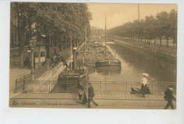 BELGIQUE - CHARLEROI - Vue Prise De La Passerelle (péniches ) - Charleroi