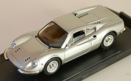 FERRARI Dino 246 GT Street 1969 - BANG 1:43 - Bang