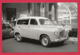 BELLE REPRODUCTION D'APRES UNE PHOTO ORIGINALE - RENAULT PRAIRIE COLORALE AU SALON DE L'AUTOMOBILE - Automobile