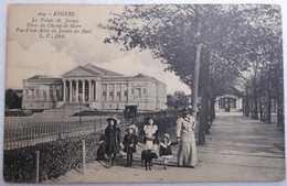 ANGERS - Le Palais De Justice Place Du Champ-de-Mars Vue D'une Allée Du Jardin Du Mail - CPA Animée Gros Plan - Angers