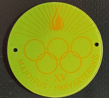 Insigne D'hébergement Plastique/bakélite 15eme Jeux Olympiques D'été Helsinki 1952 Finlande - Bekleidung, Souvenirs Und Sonstige