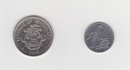 2 PIECES DE MONNAIE - REPUBLIC OF   SEYCHELLES - ONE RUPEE BLASON 2010 ET 25 CENTS 2000 OISEAU - Seychelles