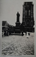 Delft // Standbeeld Hugo De Groot (niet Standaard) 19?? - Delft